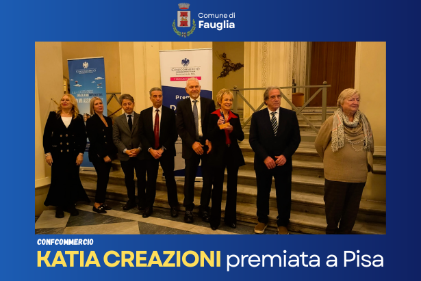 Il gruppo durante la premiazione nel foyer del Teatro Verdi di Pisa